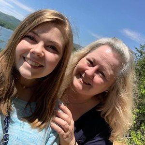 Meet your Posher, Suzanne